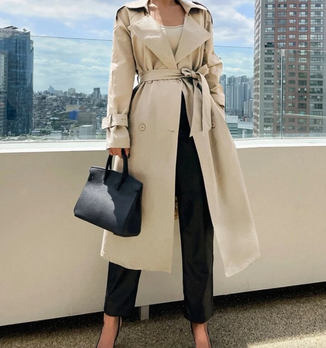 Beige trenchcoat med bälte - 3