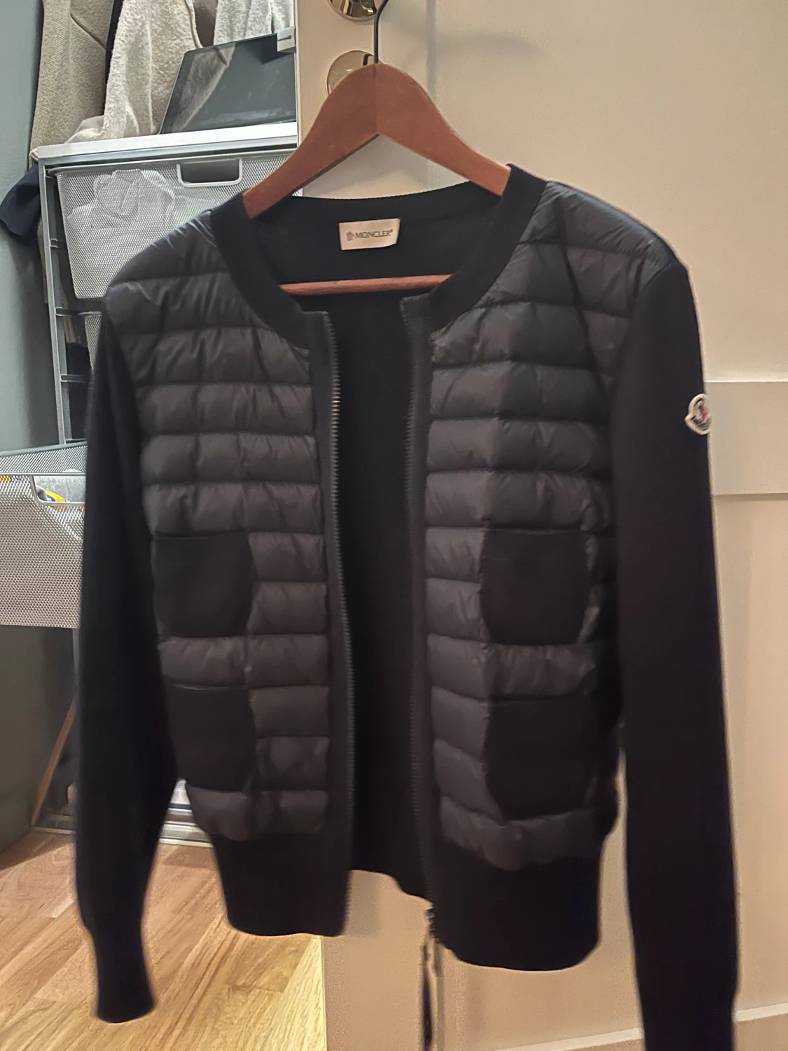 Svart quiltad pufferjacka från Moncler