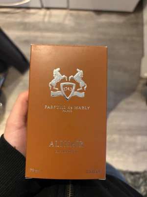 Parfums de Marly, Althaïr - Säljer denna nya Althaïr parfymen 75ml  , endast test sprejad, då jag inte tyckte doften passade mig. Köpt för 2400kr säljer för 1550