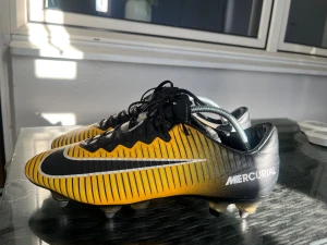 Nike Mercurial Vapor XI - Nike Mercurial Vapor XI SG i perfekt kondition