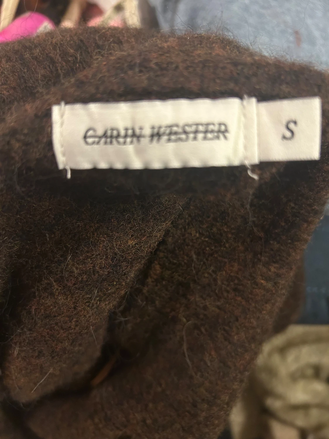 Off shoulder stickad tröja - 3