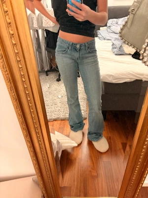 Dallas jeans  - Säljer dessa super snygga vintage jeans från dallas jeans. Säljer då jag ej använder längre🥰 storlek W26 L34