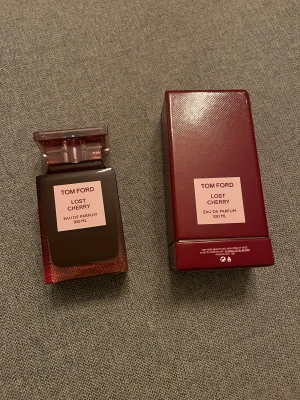 Tom Ford Lost Cherry 100ml - Säljer min Tom Ford Lost Cherry 100 ml. Snygg och lyxig doft för dig som vill sticka ut.
