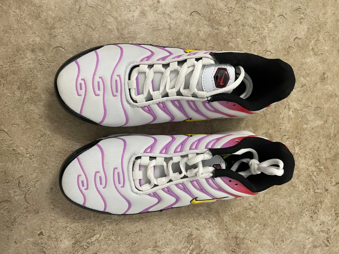 Nike Air Max Plus vita/lila sneakers