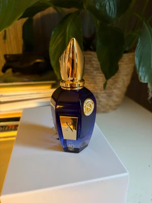 Xerjoff 40 Knots 50ml - Fantastisk parfym, väldigt långvarig och stark. Mängd enligt bild, nästan full. Kommer med full presentation 