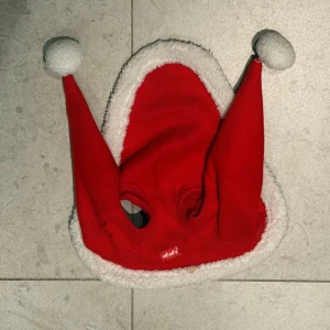 Tomteluva till häst  - Tomteluva till häst   Små hål på ena sidan (se bilder) 