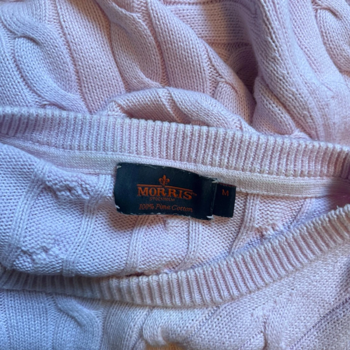 Ljusrosa kabelstickad tröja Morris - 1