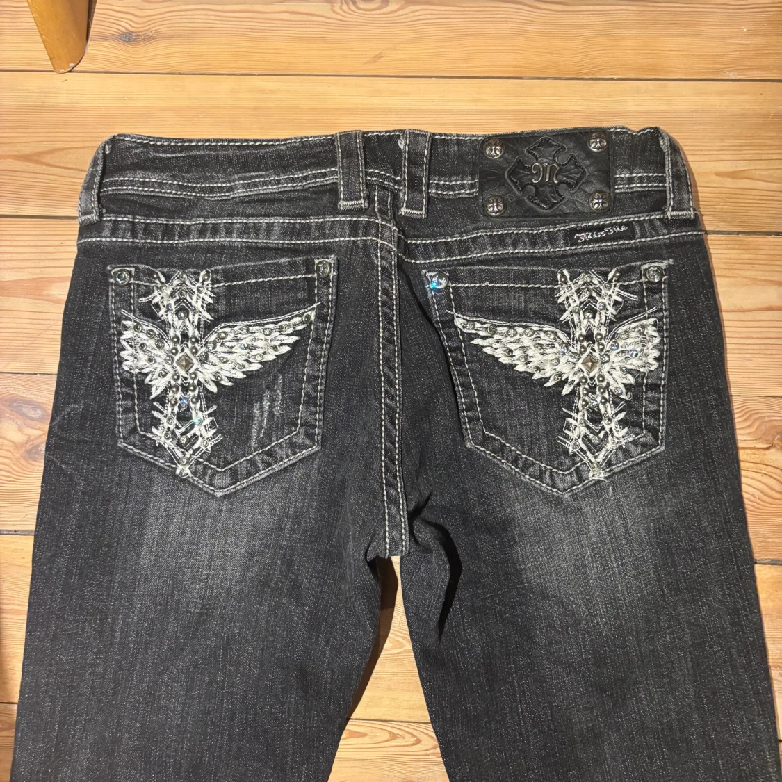 Miss Me svarta bootcut jeans med broderi - 2