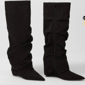  Nelly boots  - Säljer de populära Nelly bootsen i storlek 36. Slutsålda på hemsidan. Nyköpta och aldrig använda. Endast testade 