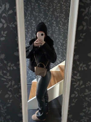 Skinnbyxor Chiara Forthi  - skinnbyxor från Chiara Forthi, storlek S. är 167 cm och längden på mig ser ni på 1 bilden. inga fickor där bak. 💕💕💕