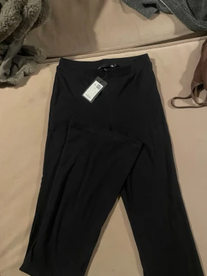 Svarta flare tights  XS - Flare tights helt oanvända, prislappen kvar. 