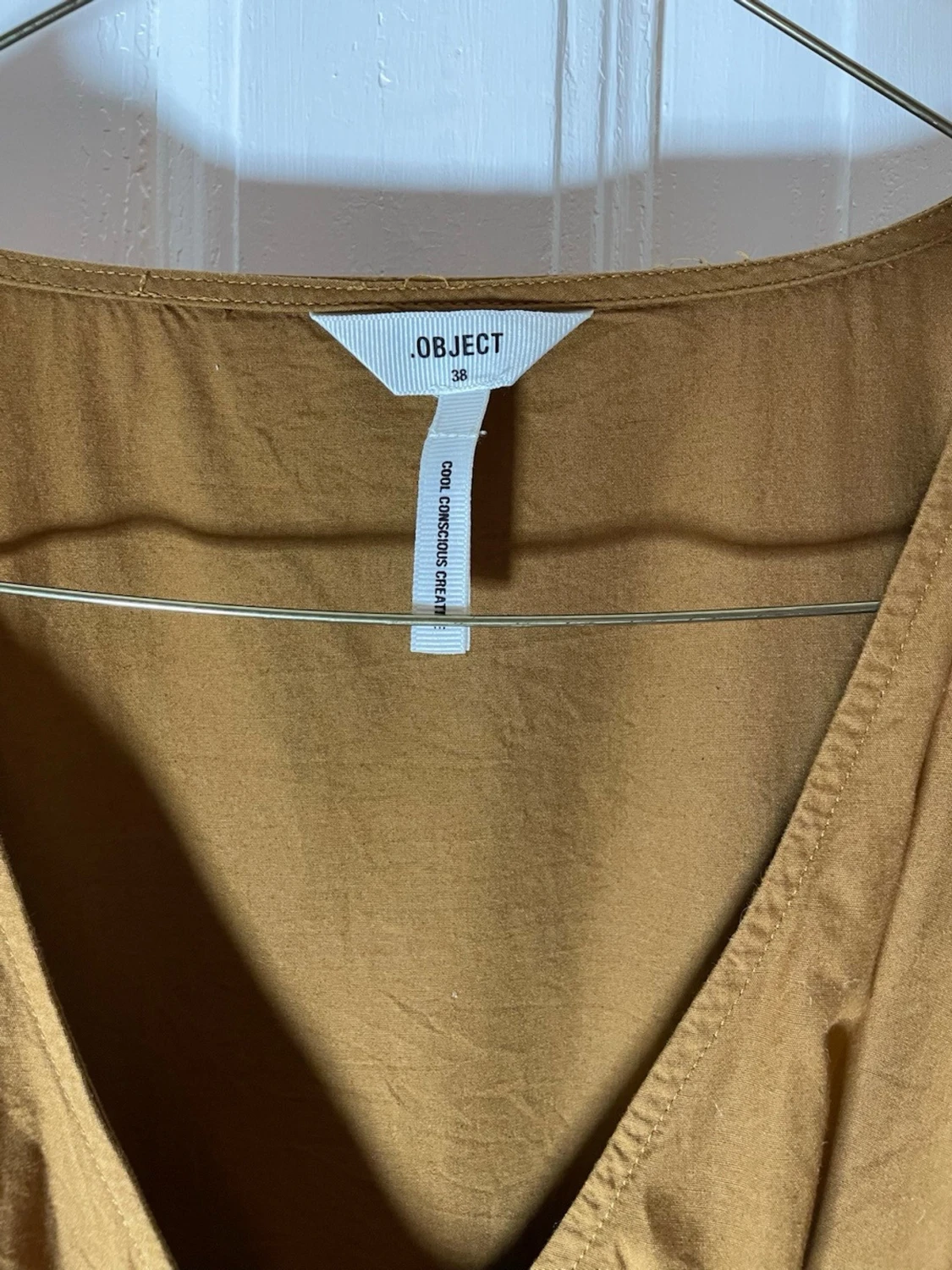 Kakifärgad omlottklänning från Object - 2