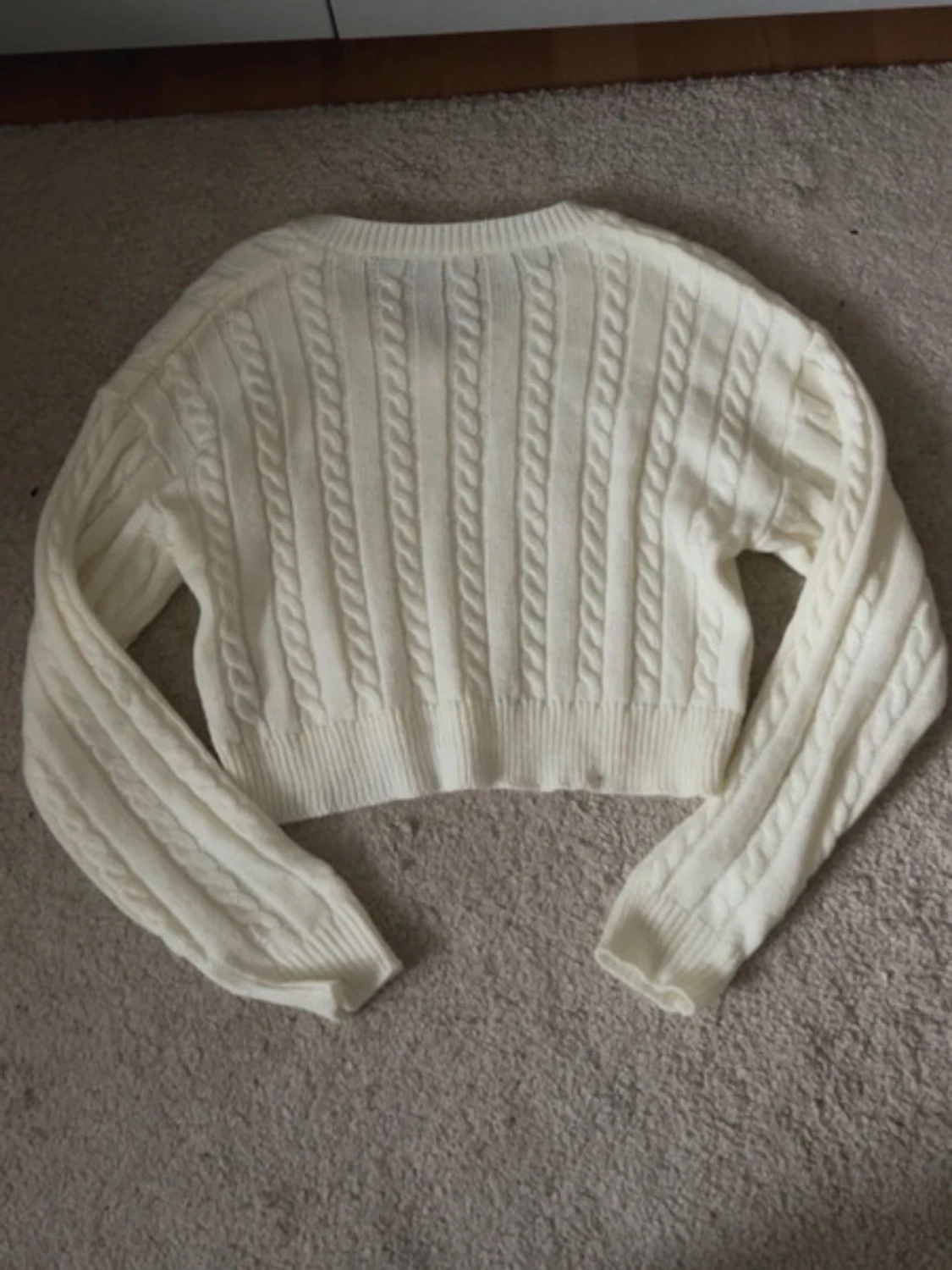 Vit croppad stickad tröja från SHEIN - 1