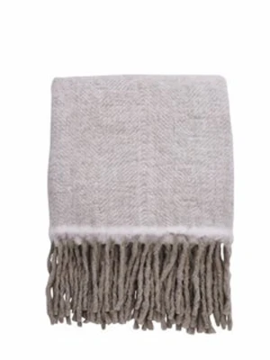 Beige ullpläd med fransar - Snygg beige plädi mjuk ull med subtilt mönster och långa fransar längs nederkanten. Perfekt för dig som gillar en chill och avslappnad stil. www.silfverspets.se för sortiment 