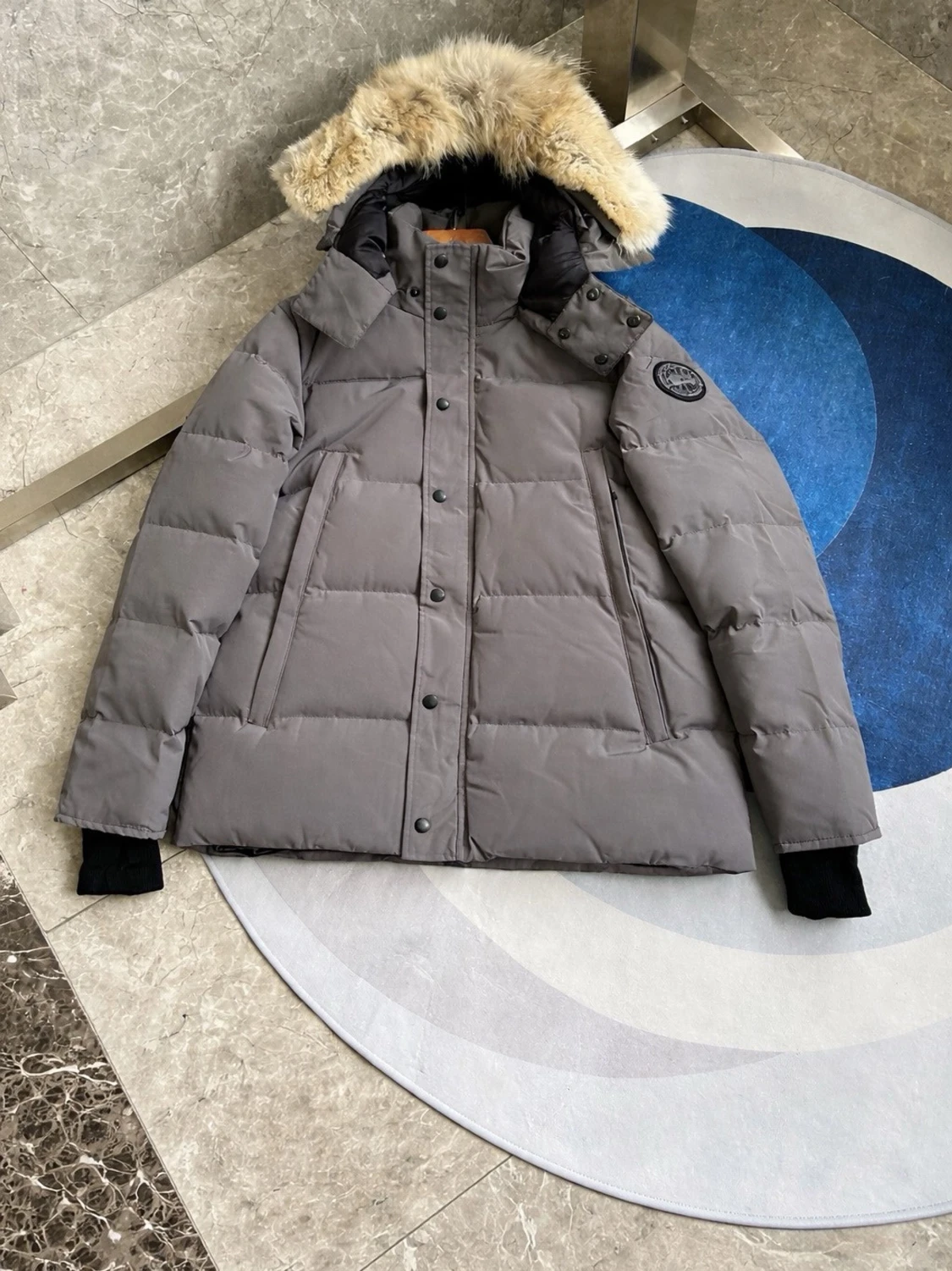 Grå dunjacka från Canada Goose ( ALLA STORLEKAR FINNS) 