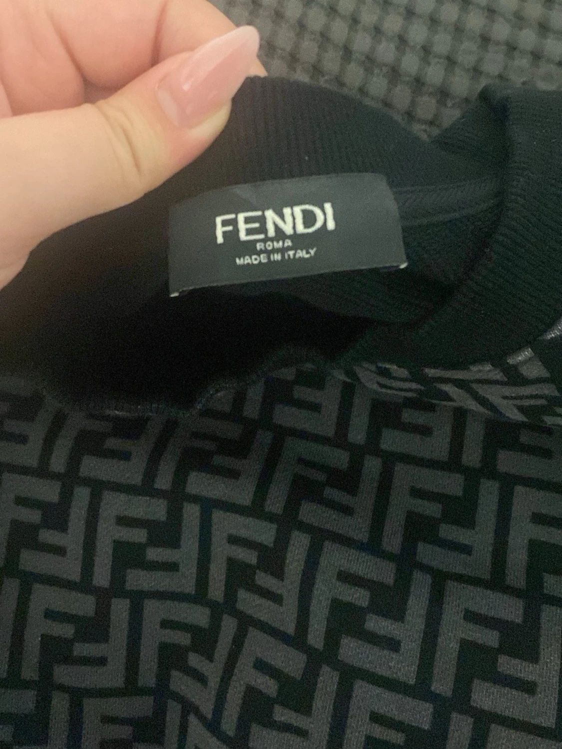 Svart mönstrad tröja från Fendi - 1