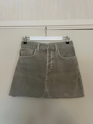 cool grön jeanskjol - så najs mini jeanskjol från mango!! 💚💚