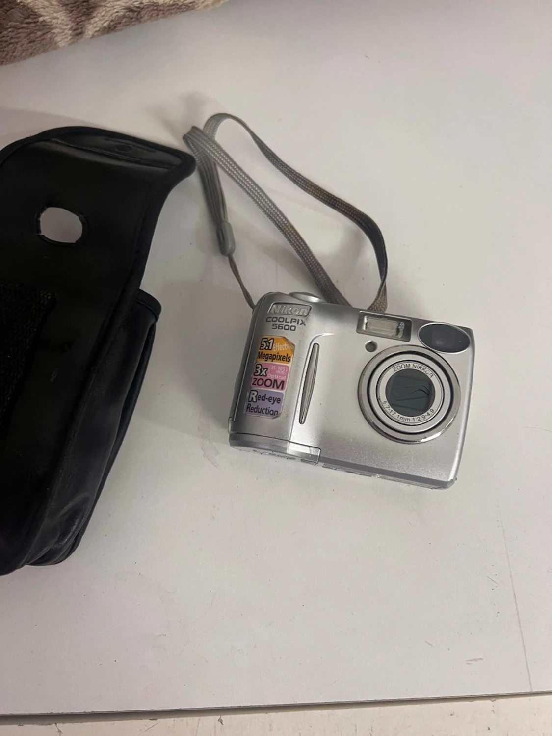 Nikon Coolpix 5600 - 1