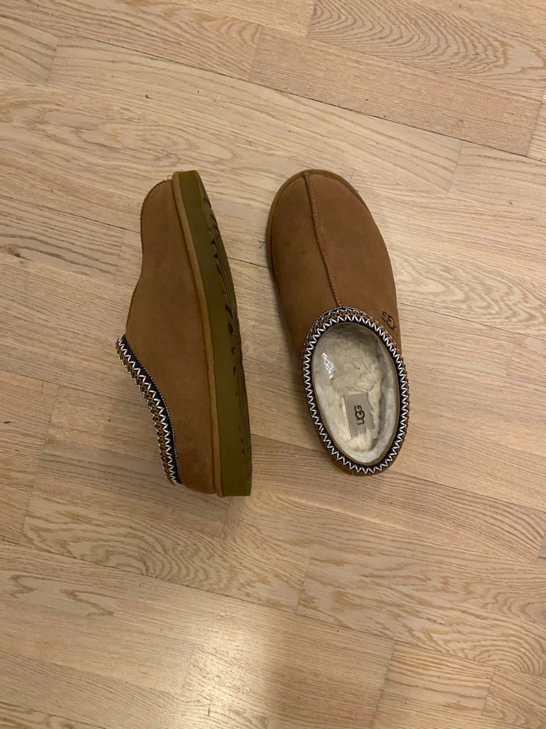UGG Tasman - 1