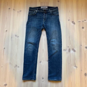 Jscob Cohën jeans - Jacob Cohën jeans | Modell: 622 Comfort | Size 33 | Skick: Mycket bra, små slitningar vid fickorna | Hör gärna av er vid frågor och funderingar!🤗