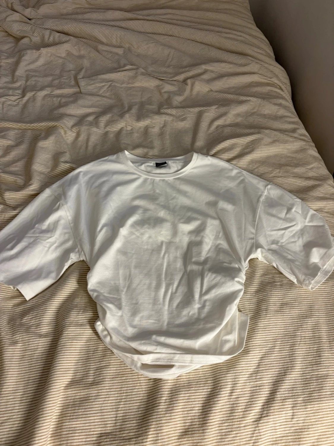 Vit oversized t-shirt från Gina Tricot