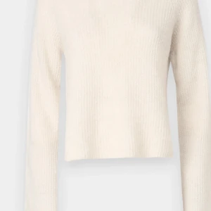 Ljus stickad tröja från JDY - Mysig ljus stickad tröja från JDY, som är använd ett fåtal gånger. 