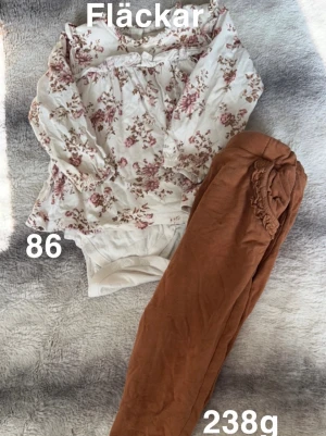 Newbie set - Fläckar. Storlek 86