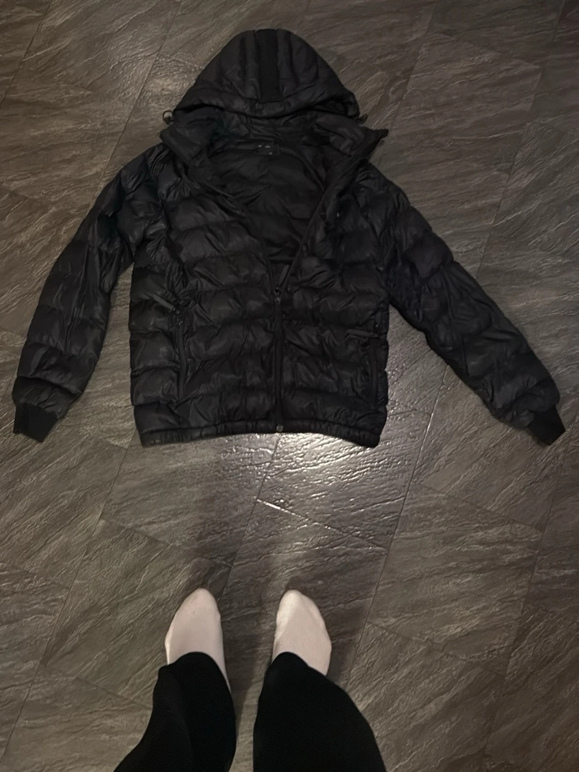 Svart pufferjacka från Peak Performance - 2