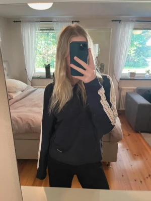 Gant hoodie - Fint skick, pris kan diskuteras , passar mig som vanligt viss är storlek M