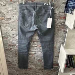 Dondup Ritchie jeans - Mycket fint skick. Nypris ca 3500kr. Storlek W34, mått finns. Tags medföljer inte. Skriv för mer information!🤝