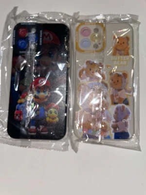 Mobilskal iPhone 12 Pro - Mobilskalet är i ny skick. Dem är i sina orginal förpackningar. Aldrig använda. Ett skal kostar 50kr. Vill man inte ha båda så hör av dig till mig så jag vet.