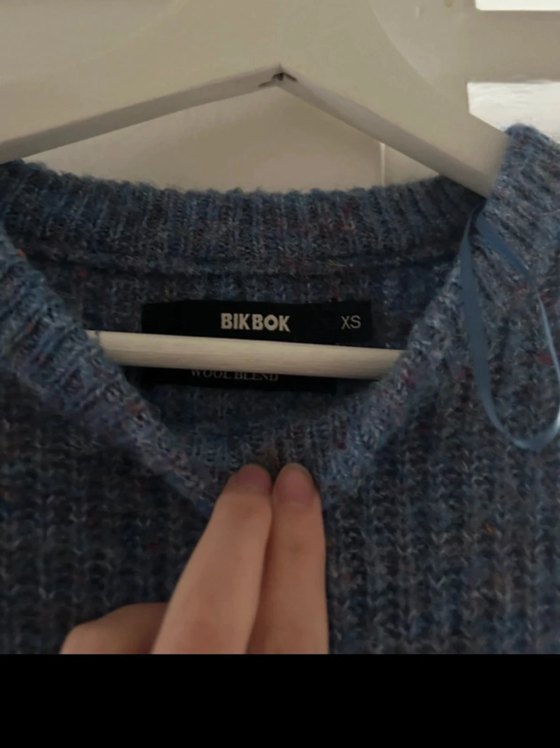 Blå stickad tröja från Bik Bok - 1