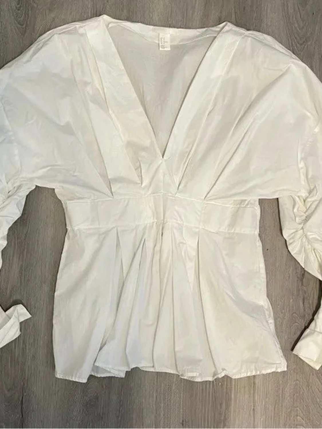 Vit figursydd blus - 2