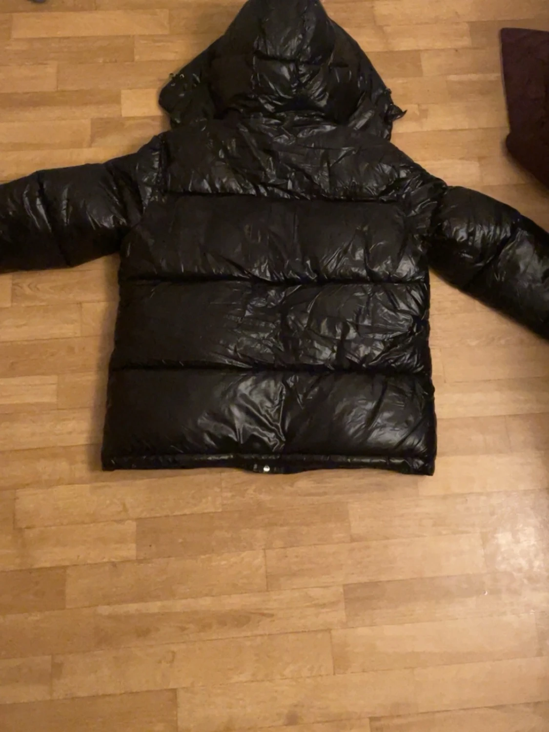 Svart Moncler pufferjacka med huva - 1