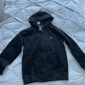 Polo Ralph Lauren Hoodie - Polo Ralph Lauren Hoodie storlek M men sitter som en S