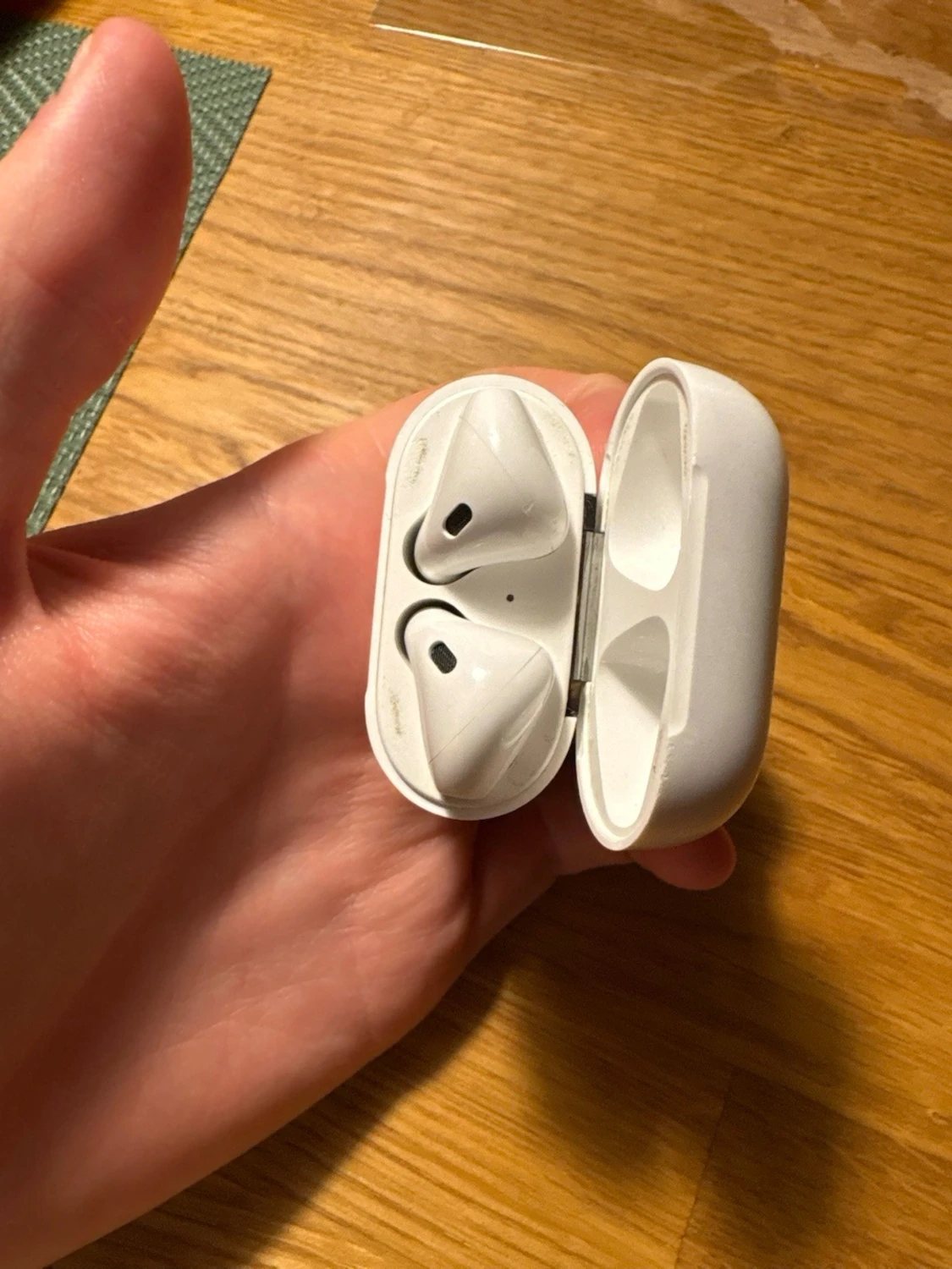 Apple AirPods (2nd generation) - 2