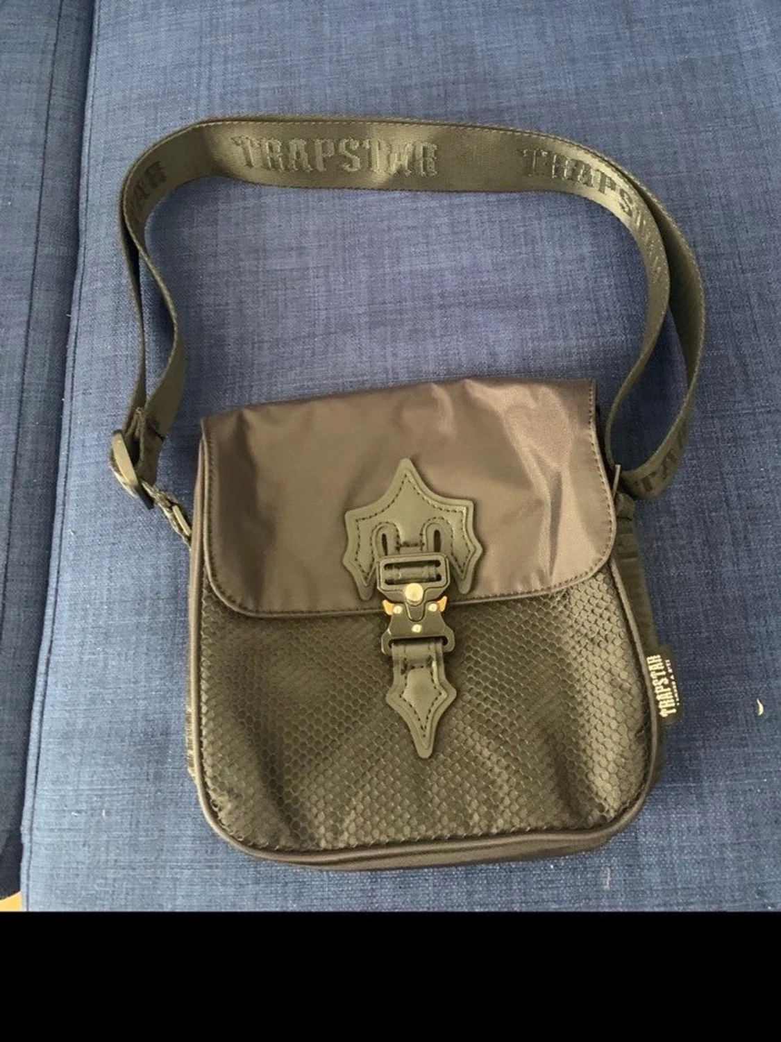 Svart axelväska från Trapstar