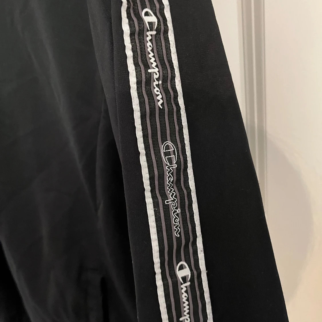 Svart vindjacka från Champion - 3