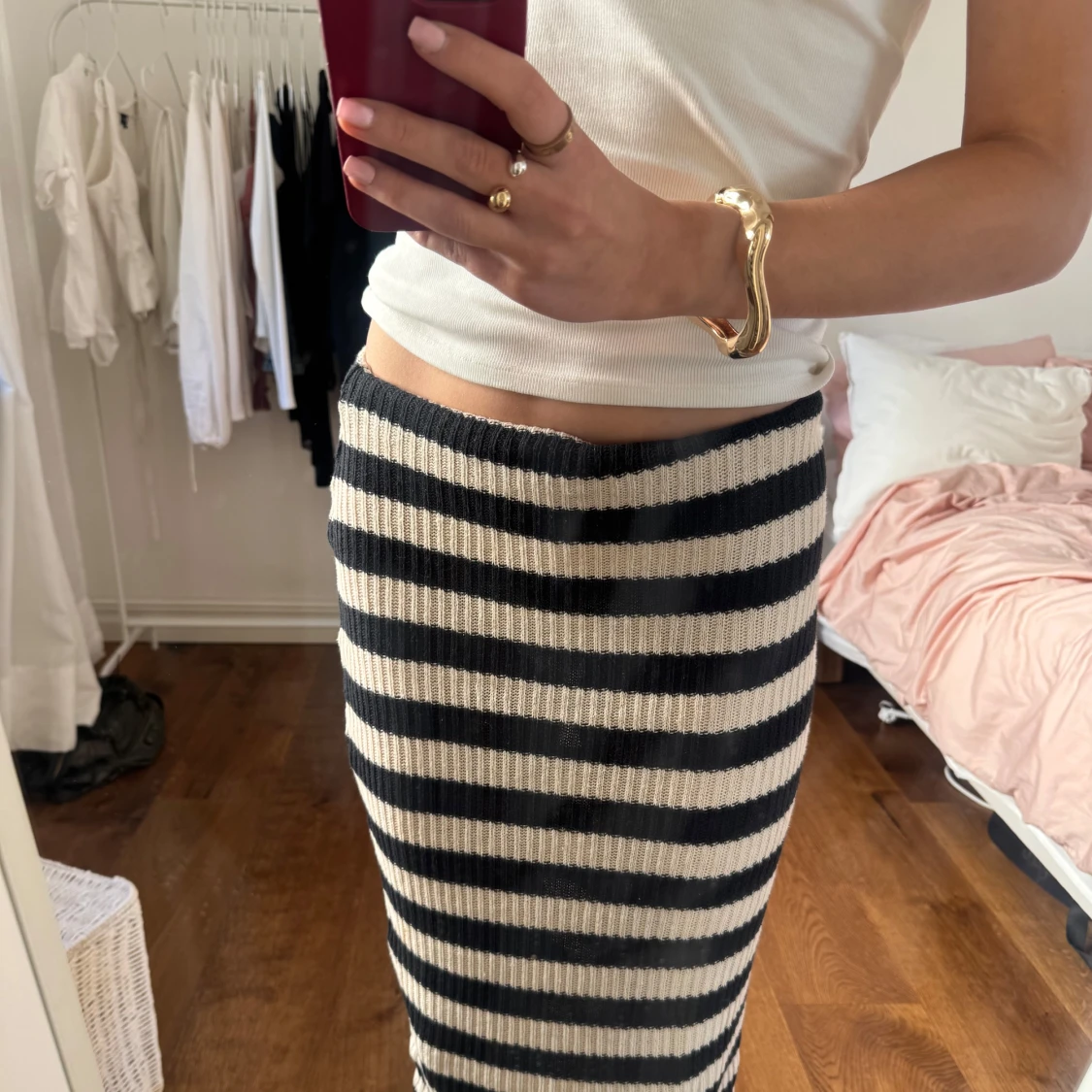 Randig ribbad långkjol i stickad bomull