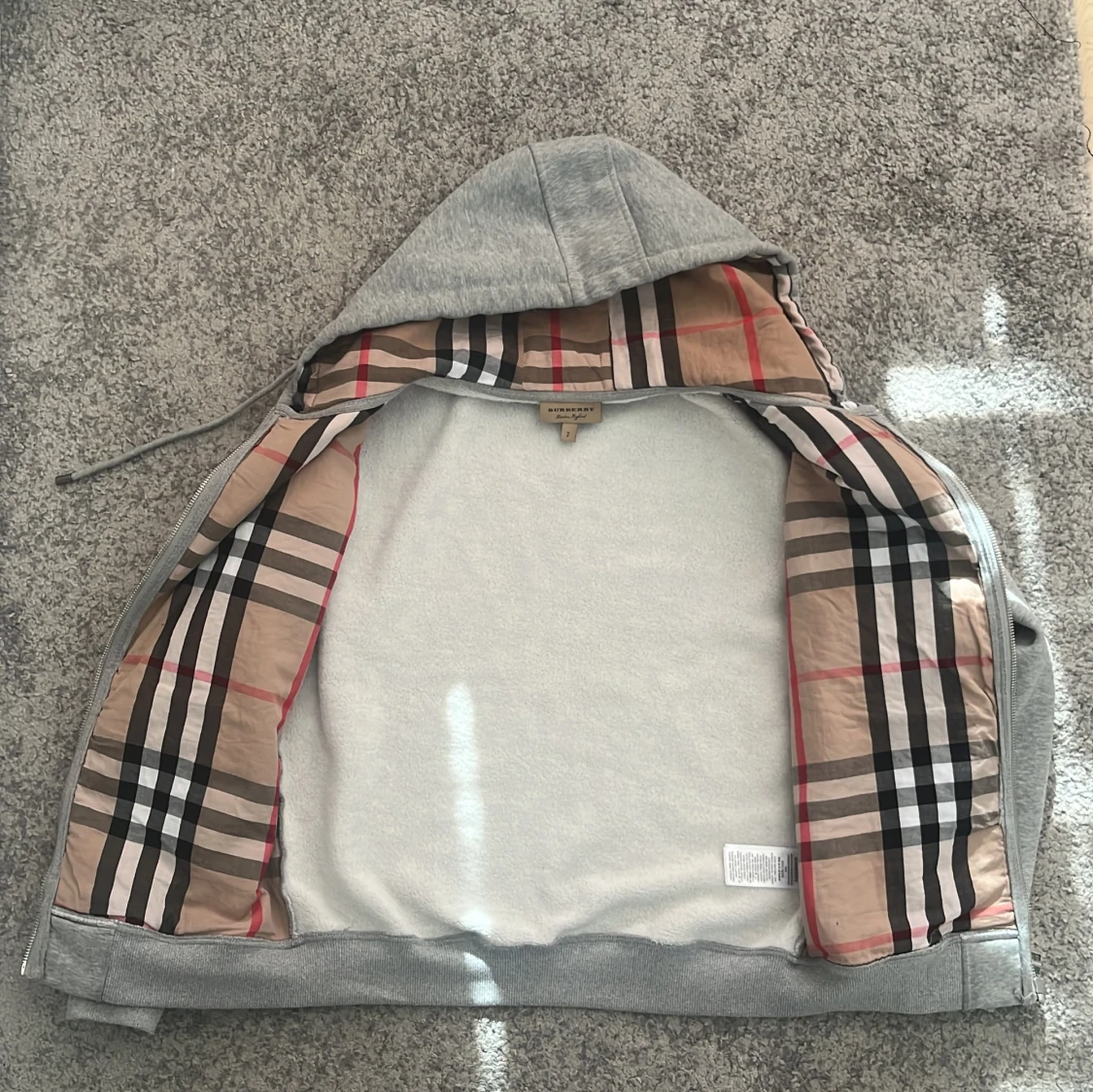 Grå hoodie från Burberry - 2