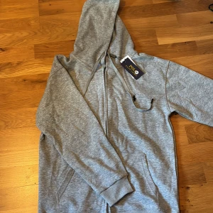 Polo Ralph lauren zip - Helt ny och oanvänd. Bra skick. Inga fel alls