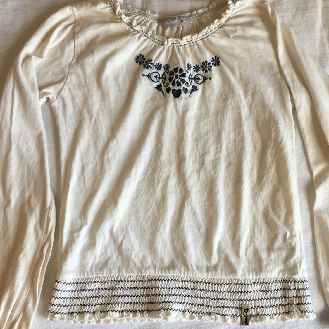 Långärmad topp med detaljer/ tryck/ broderi - 2