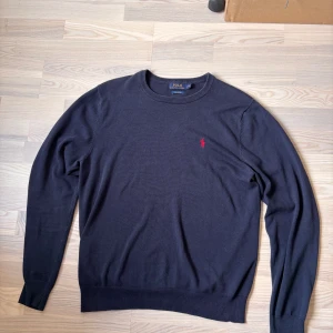 Stickad ralph lauren tröja - Fint skick! Storlek L | skriv om du har någon fundering