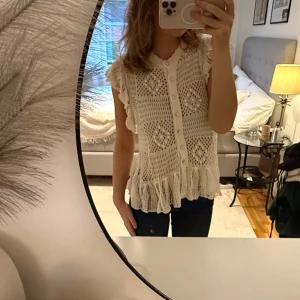 Stickad topp  - Så fin tröja man kan styla på olika sätt! 😙💕😍