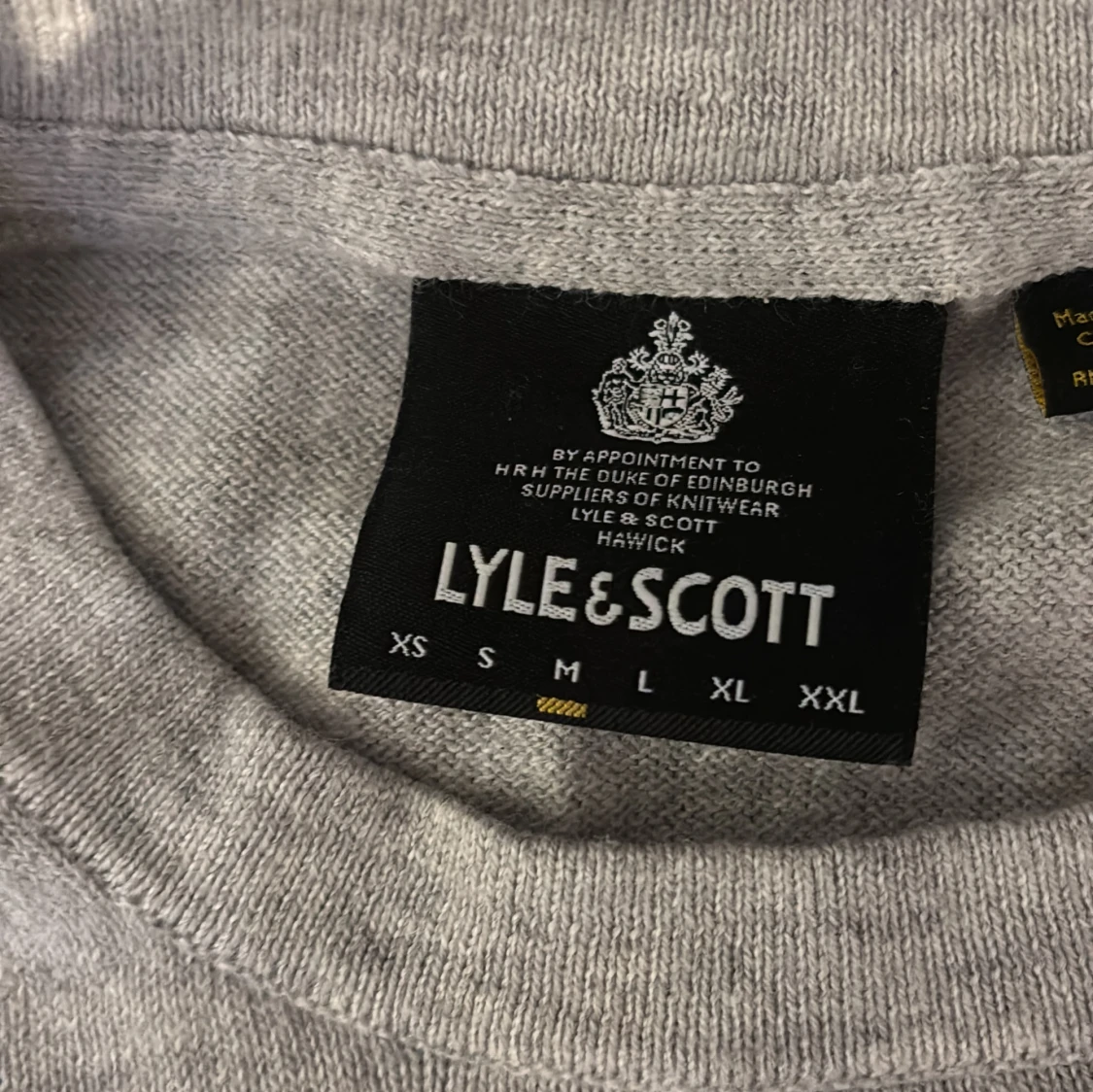 Grå  sweatshirt från Lyle & Scott - 2