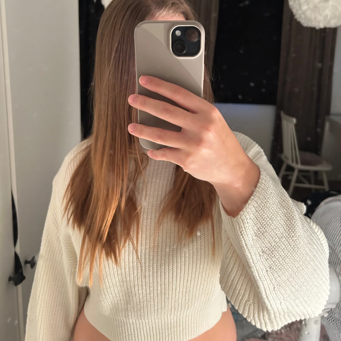 Vit croppad stickad tröja