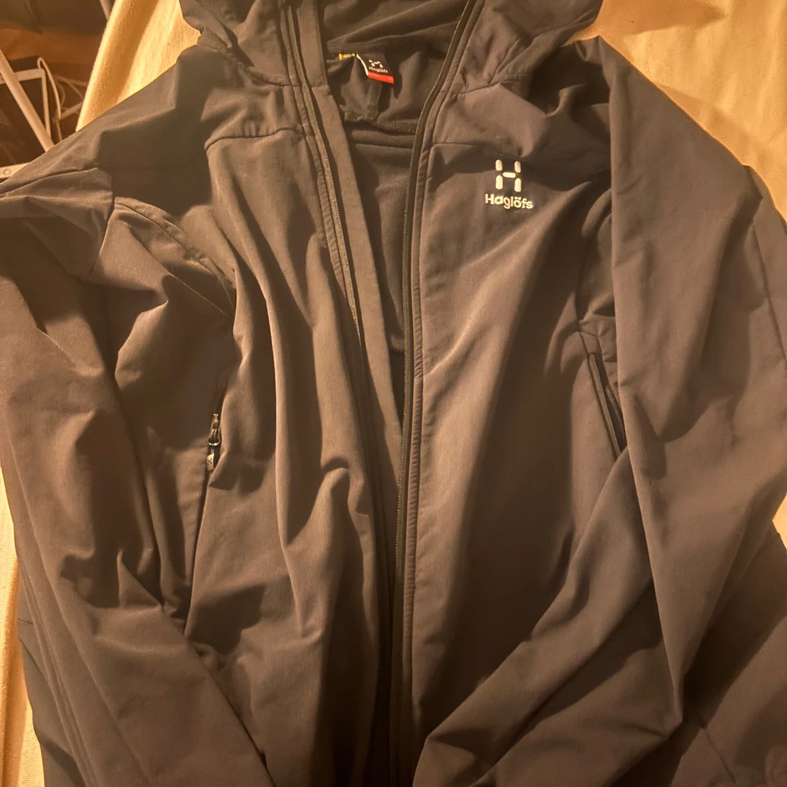 Svart vindjacka från Haglöfs - 1