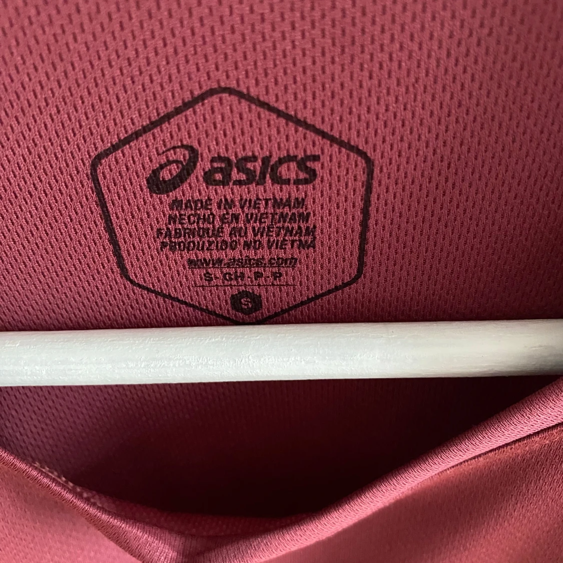 Vinröd långärmad träningströja Asics - 1