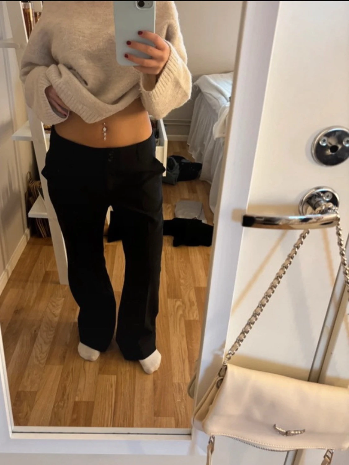 Svarta bootcut byxor