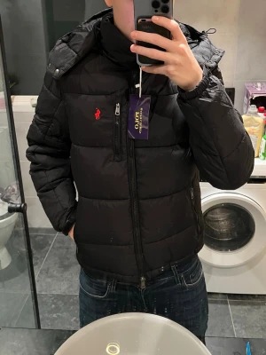 Ralph lauren jacka  - Snygg Ralph lauren puffer storlek M passar längderna 170-180 cm priset är inte fast i sten 